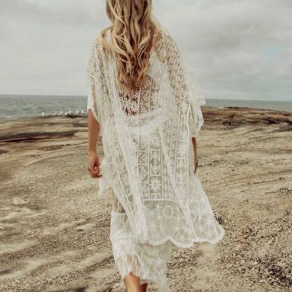 NWT Dizzy Lizzy Women's Sheer Lace Cream Embroidered Mesh Flyaway Kimono